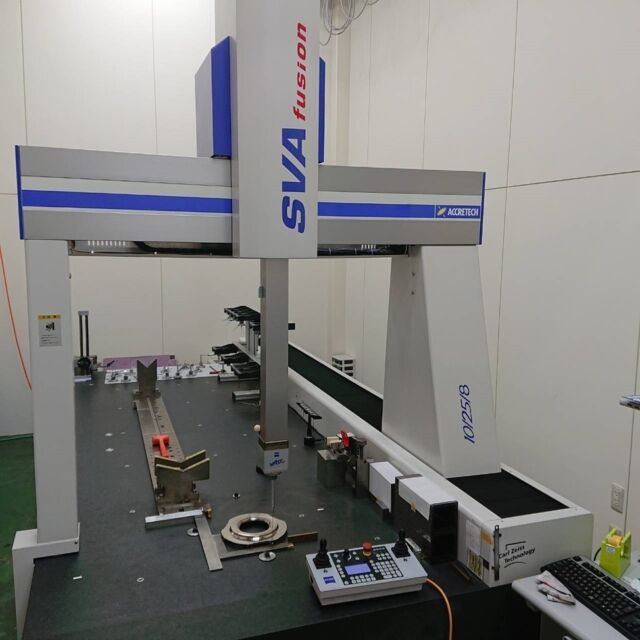 検査室
三次元測定器は最大で、1200mm×2500mm×1000mmの測定範囲を持つことから、長尺物を含め幅広い測定が
可能です。
#共立電機製作所　#インコネル　#精密機械加工　#難削材加工